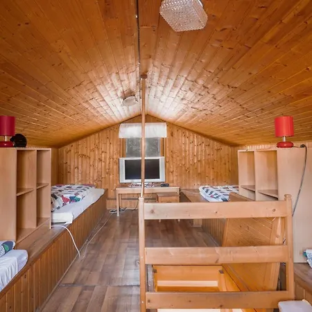 Chata Tri Zruby Pri Besenovej Landhuis