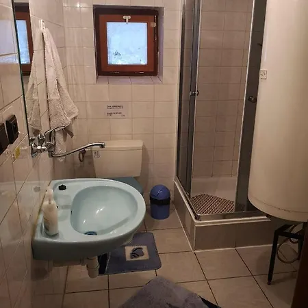 Chata Tri Zruby Pri Besenovej