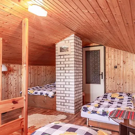 Landhuis Chata Tri Zruby Pri Besenovej *