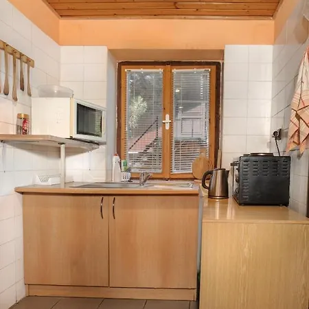 Landhuis Chata Tri Zruby Pri Besenovej *