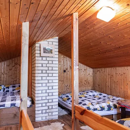 Chata Tri Zruby Pri Besenovej Landhuis *